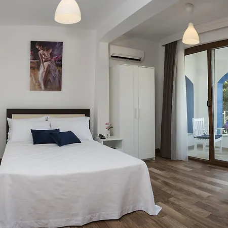 מלון Butik & Restaurant Alacali