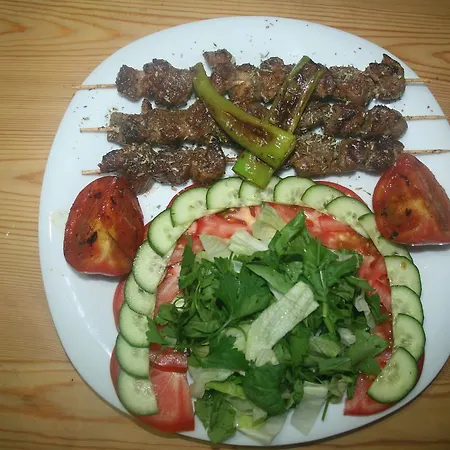 Butik & Restaurant מלון 4*