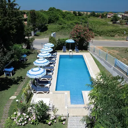 Butik & Restaurant מלון 4*