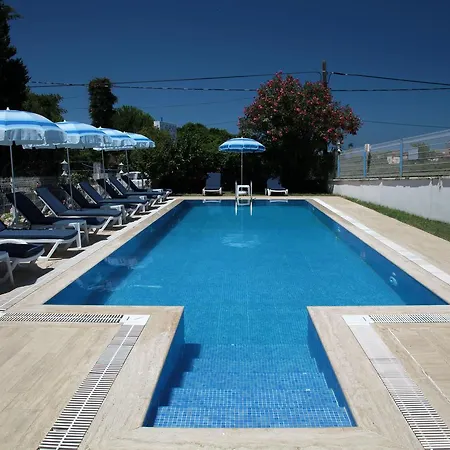 מלון Butik & Restaurant Alacali