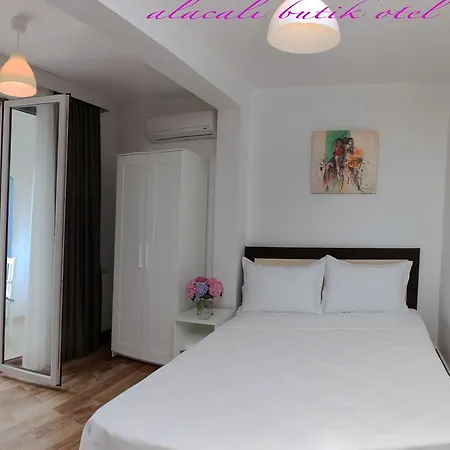 Butik & Restaurant מלון Alacali